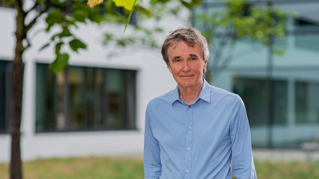 Professor Kai Simons Professor Kai Simons