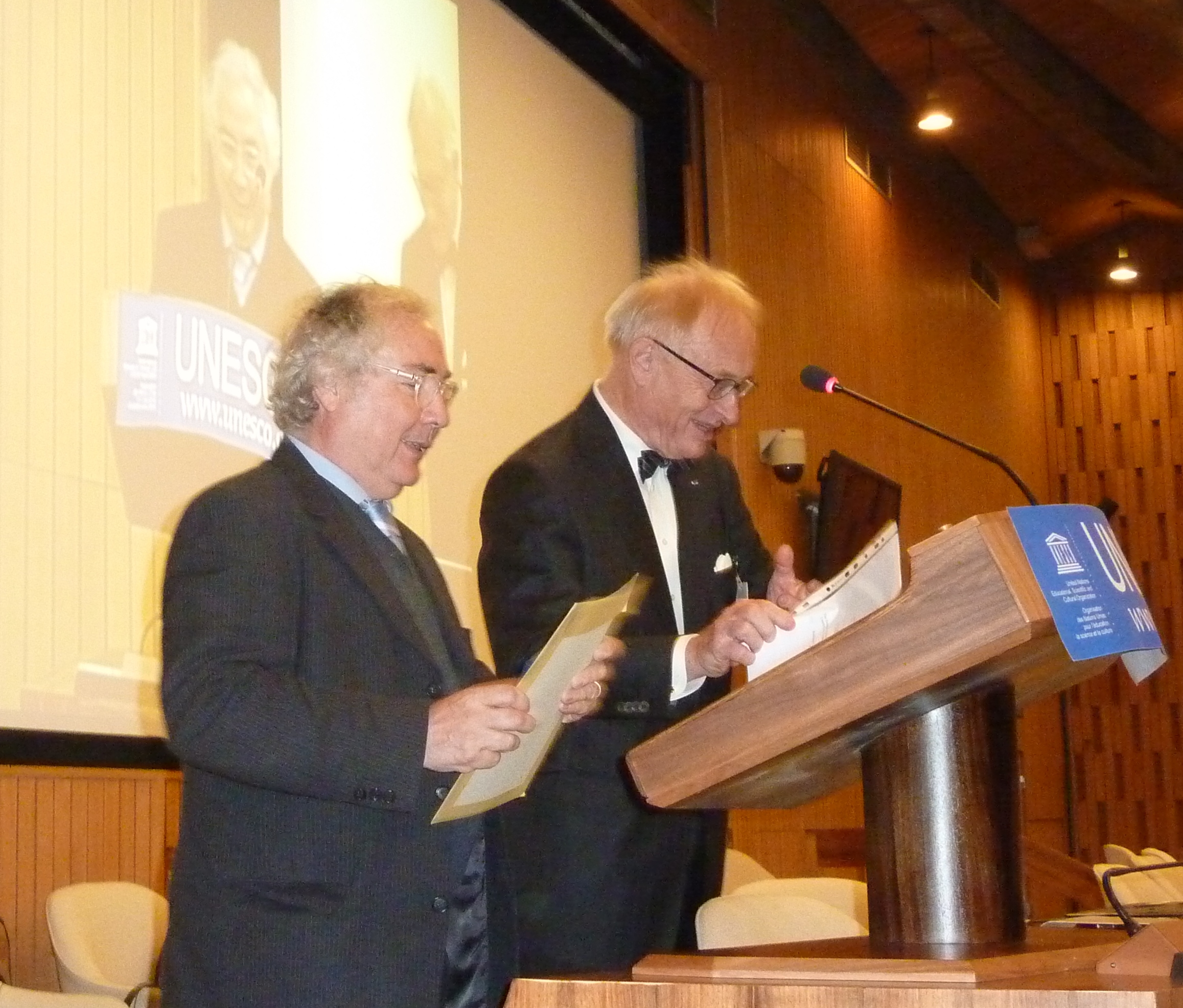 Manuel Castells Manuel Castells