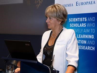 Éva Kondorosi
